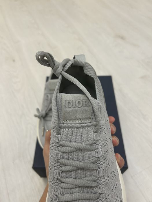 Обувь от Dior B80