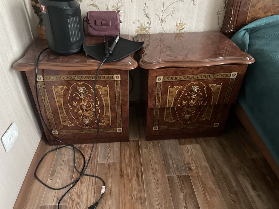 Тумбочки прикроватные