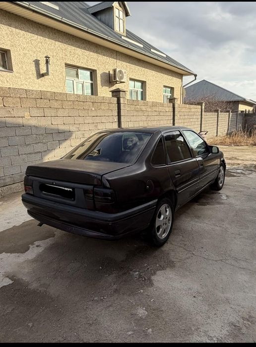 Opel Vectra автомобил