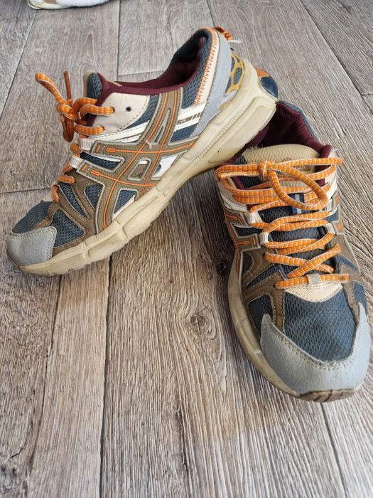 Продам кроссовки на мальчика