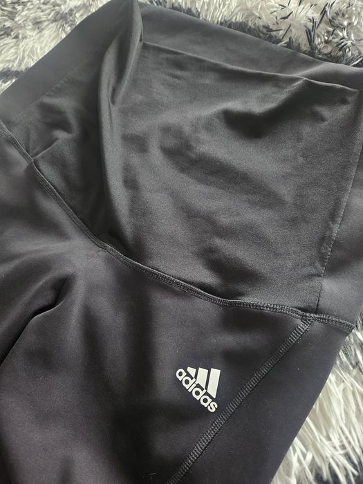 Pantaloni adidas talie înaltă,pentru burtici marimea M negri