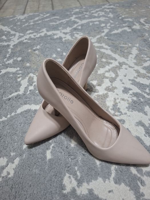 Pantofi stileto si casual