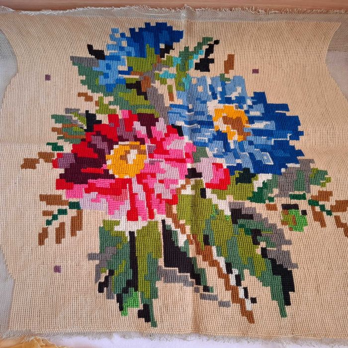 Декоративни възглавници. Нови. Подходящи за кинопродукции.