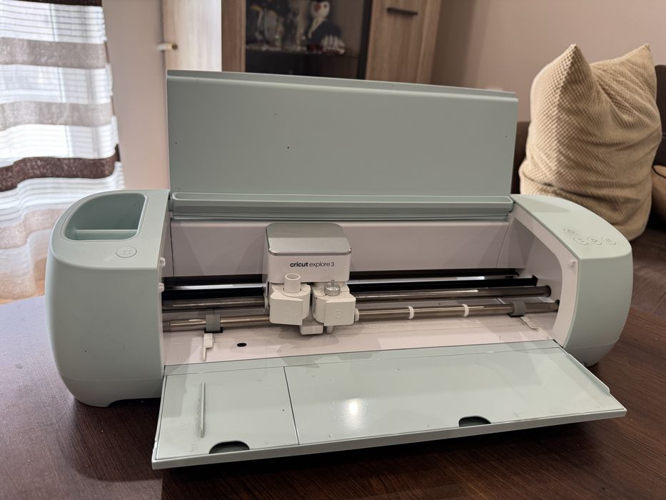 Плотер Cricut Explore 3