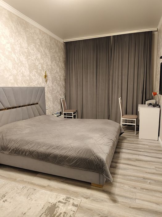 Срочно продам кровать с матрасом 180х200