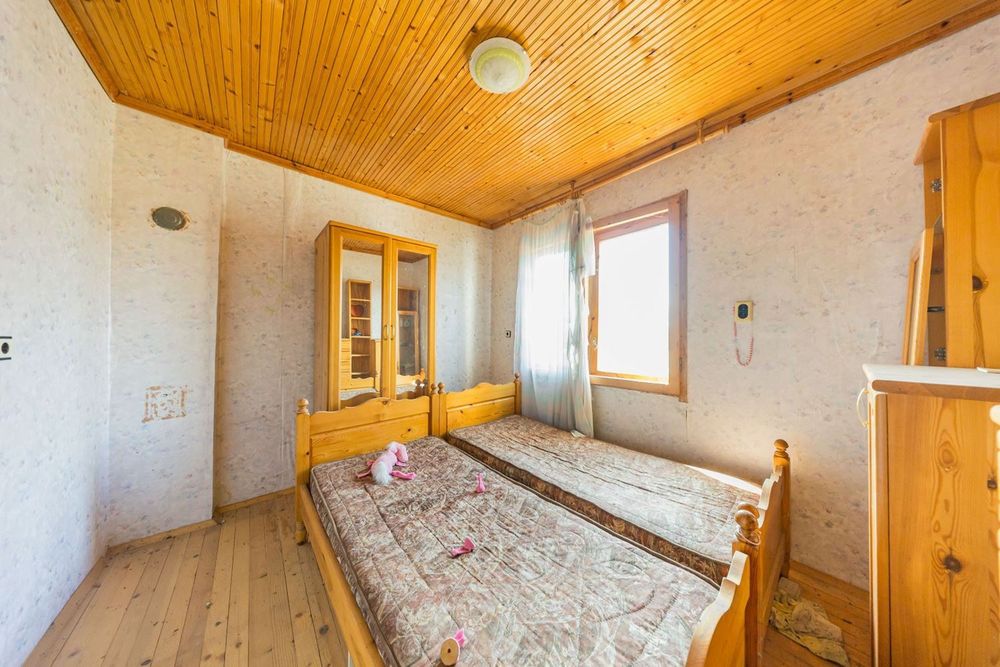 Къща в Плевен, област-с.Коиловци площ 280 цена 120000