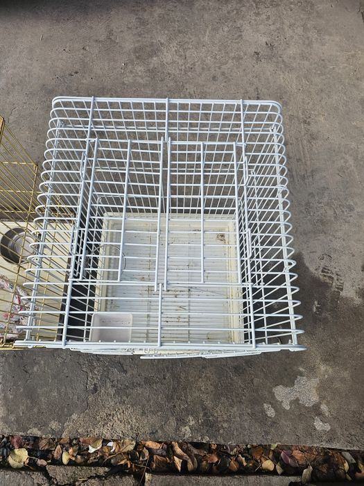 Большой клетка для Попугай. Qafas Золотисти 140 $.  белый 120$