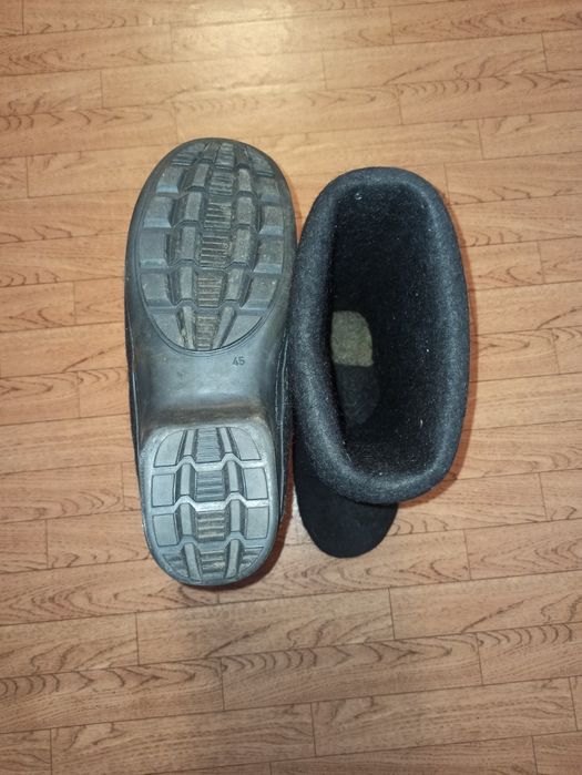 Продам валенки размер 42