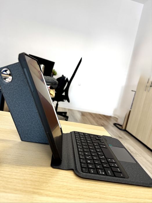 Husă cu tastatură Bluetooth detașabilă și touchpad pentru iPad Mini 6 / Mini 7 (8.3”) – nouă