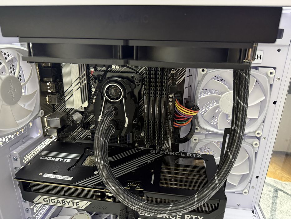 Arctic liquid freezer II 240 AMD/Intel