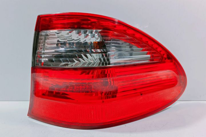 Stop tripla dreapta break fara soclu A2118202864 Mercedes-Benz E-Clas