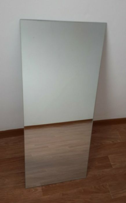 Зеркало в хорошем состоянии