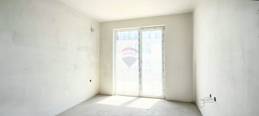 Продава се Двустаен апартамент в Варна, Погреби - 75 кв.м за 1061 €/кв.м - Снимка #1