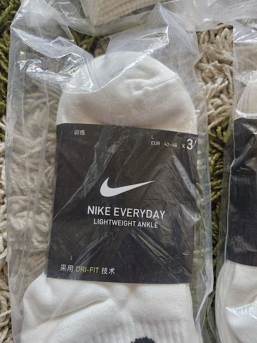 Sosete Nike noi, diferite marimi