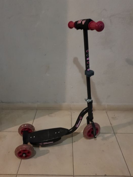 Детска триколка тротинетка