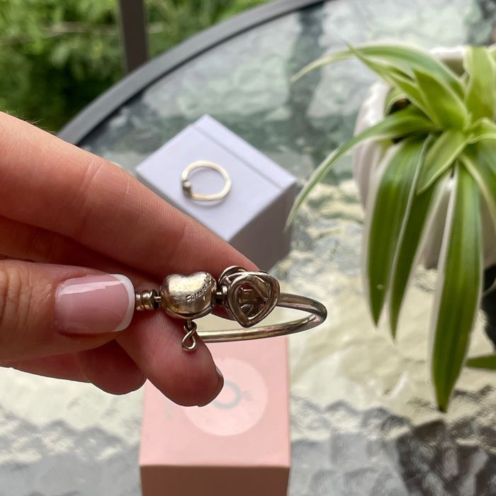 Сребърни бижута. Пръстен. Гривна.