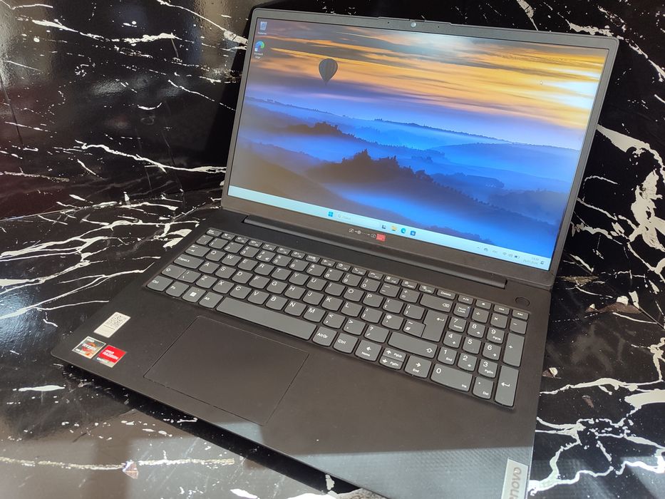 Продается ноутбук Lenovo