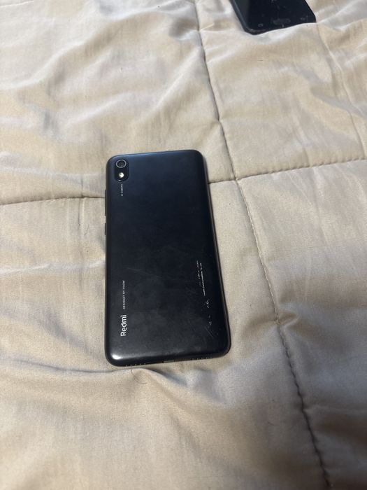 Lot Electronice – 1 Tabletă FUNCȚIONALĂ + 3 Telefoane PENTRU PIESE (Ecrane intacte