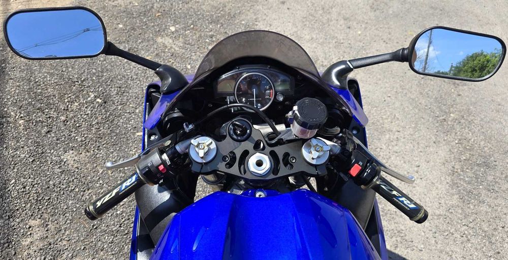 Yamaha YZF-R1 1000 AKRAPOVIC