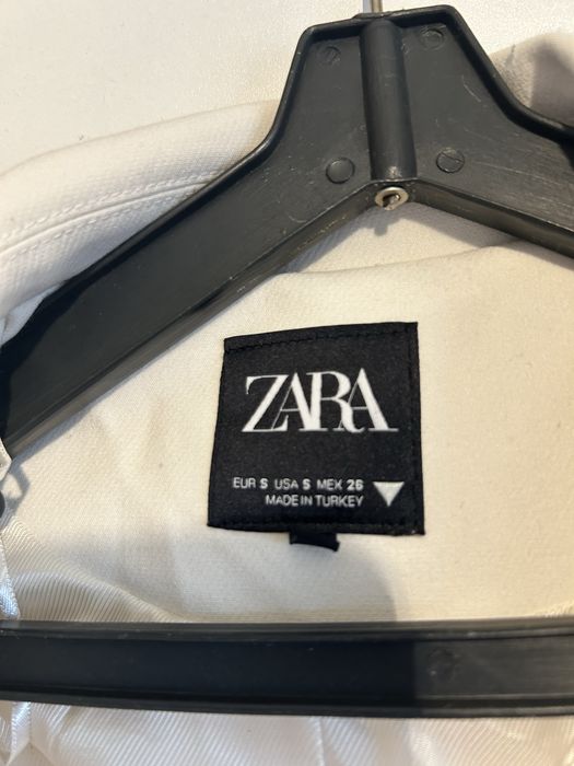 Бяло късо сако Zara S