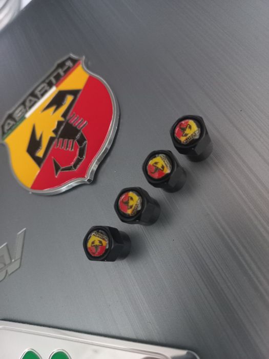 Fiat /abarth - set 4 capace pentru jante aliaj