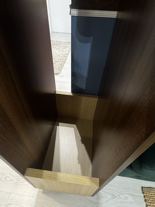 Vand dulap din lemn, stare impecabila