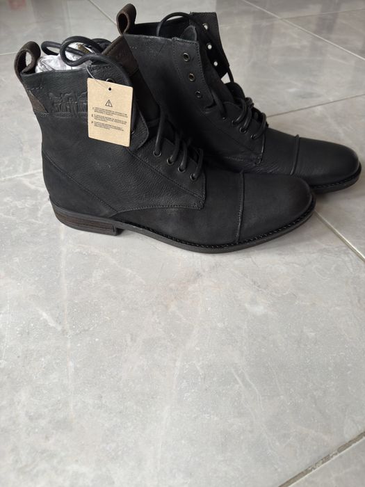 Високи обувки Levi’s