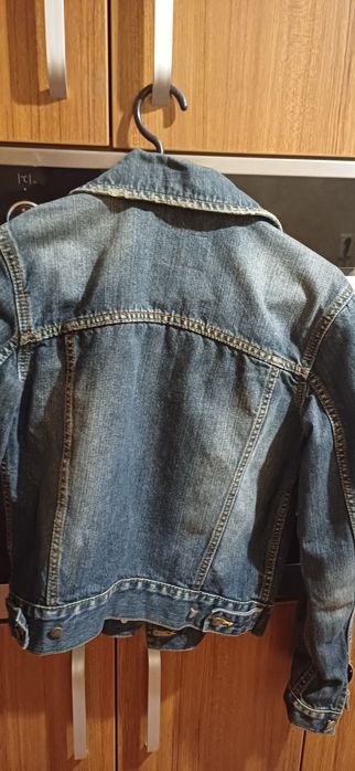 Vând geaca blugi 35 ron negociabil