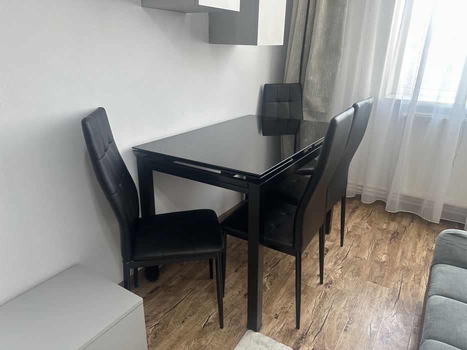 Masa extensibila de buctatie +4 scaune