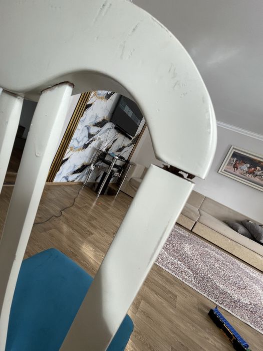 стол и 8 стульев