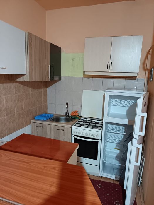 Închiriez apartament 2 camere (calea manastur)