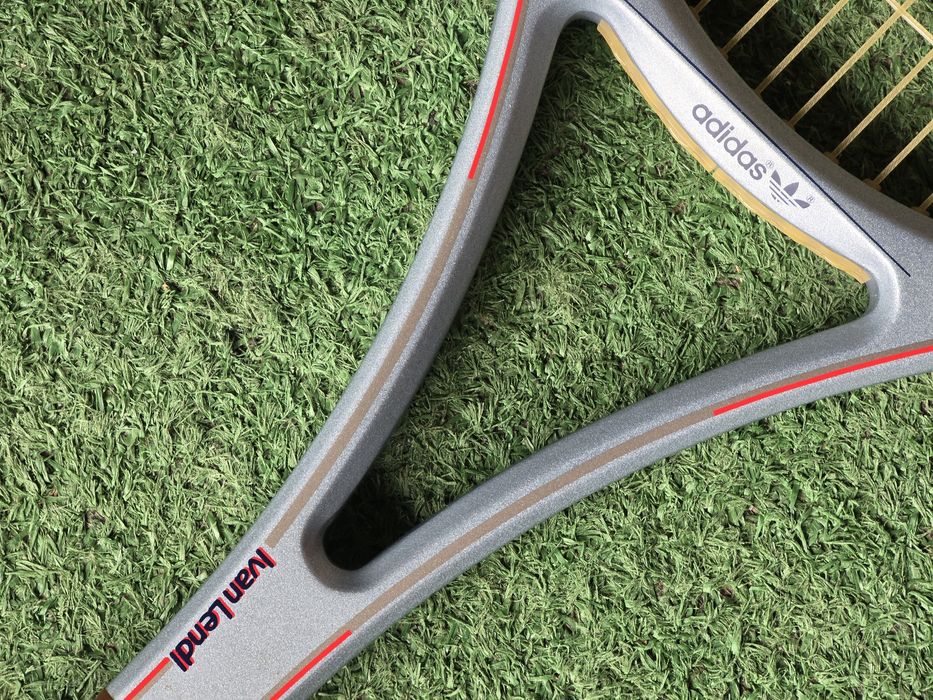 Racheta tenis vintage, semnătura Ivan Lendl