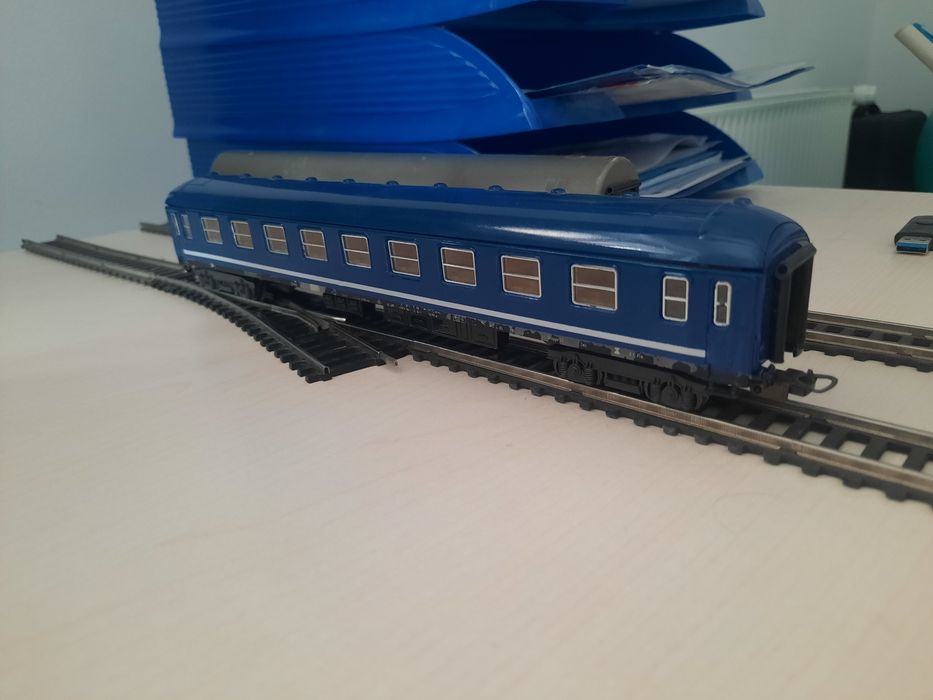 Oportunitate - Vagon bleumarin calatori similar tren rapid si accelerat  CFR  anii 2000