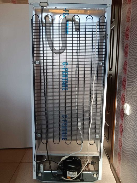 Продам  Морозильник Atlant  240 л белый