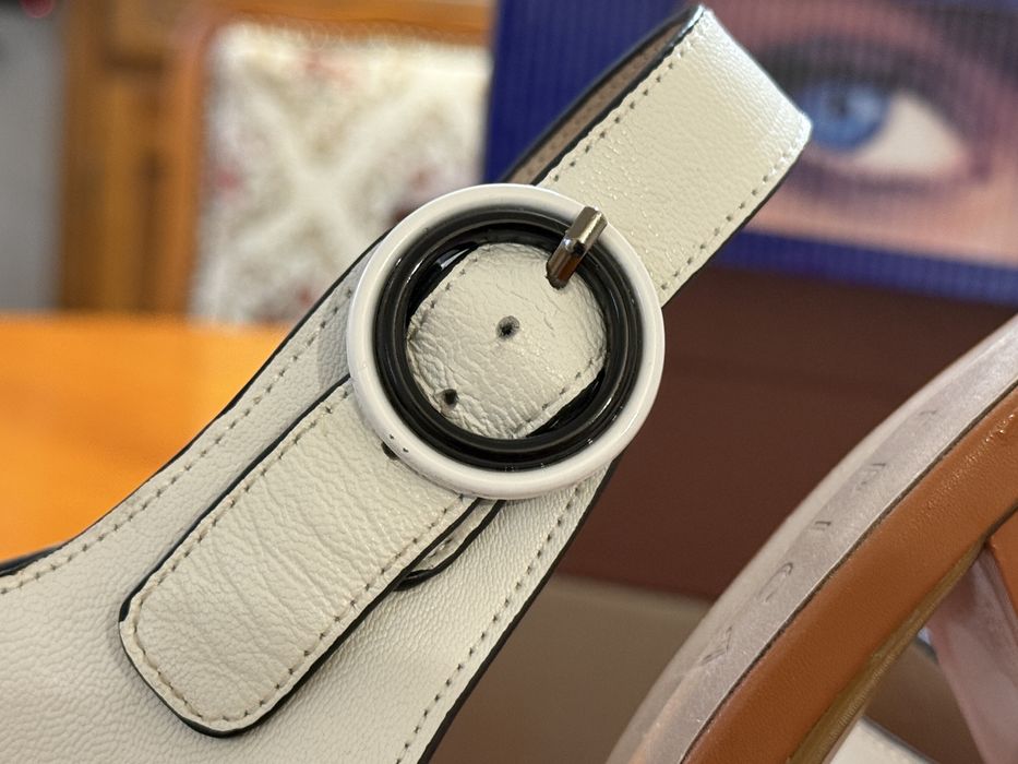 Sandale Epica aproape noi