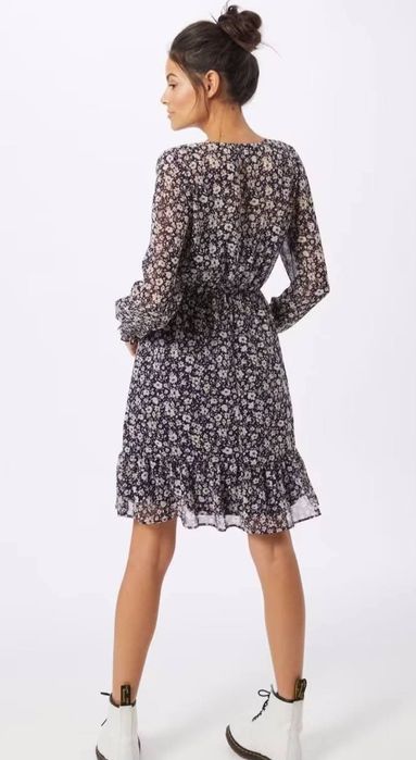 Нова рокля р-р 42