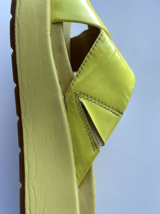 Шлепки на платформе, бренда UGG