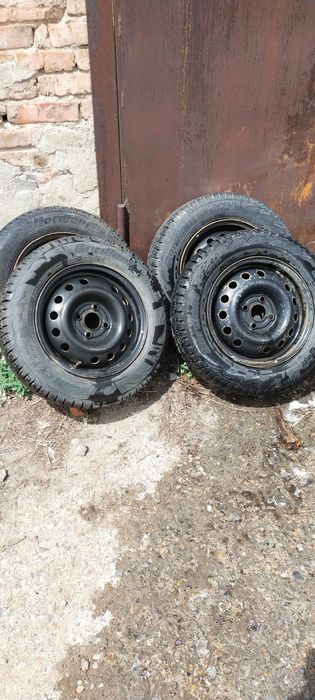Продам Шипованные Шины с Дисками