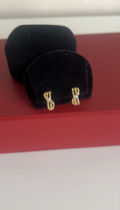 Серьги 750 пробы с бриллиантами