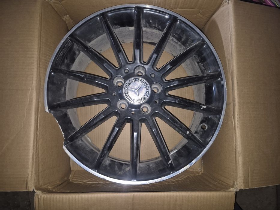 Продам диски 4шт один диск край сломан