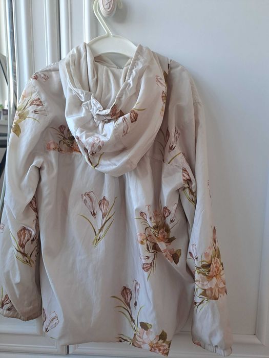 Детски дрехи-тънко яке есен-пролет,тип ветровка 6-8 г.,момиче