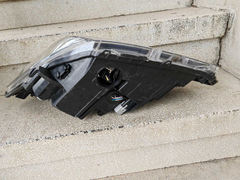 Фар  Toyota Yaris LED десен/Фар Тойота Ярис/Фар Yaris Оригинален