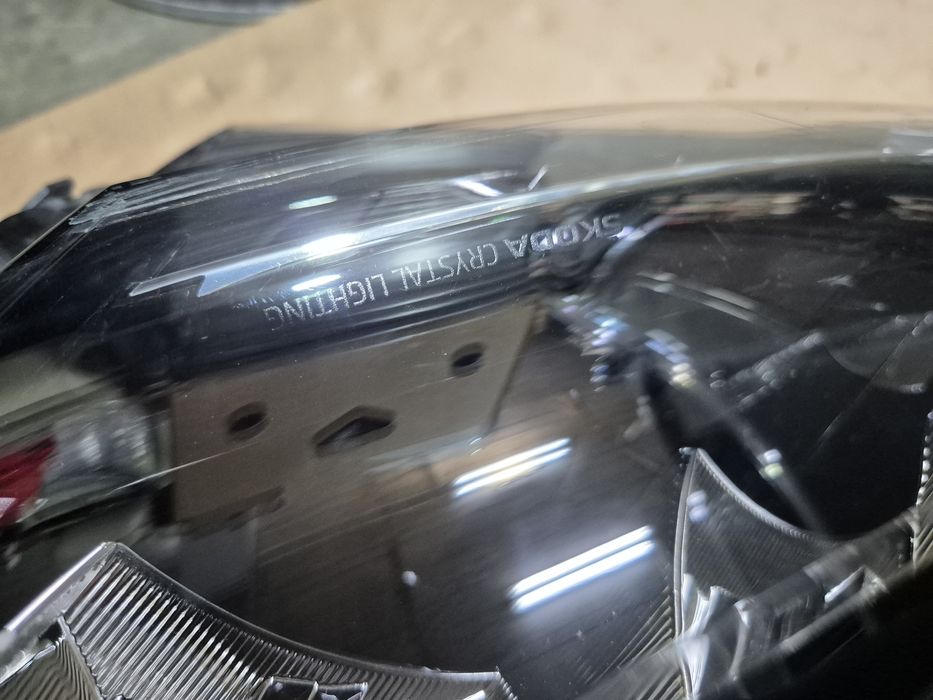 Ляв фар за SKODA Karoq NU7 57B941009 Шкода Кароя