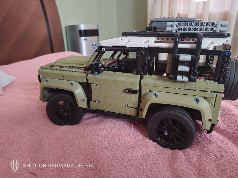 Продам Lego land Rover Defender