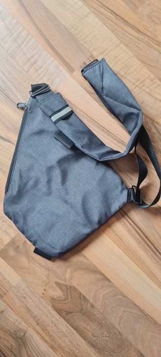 Мъжка чанта през гърди