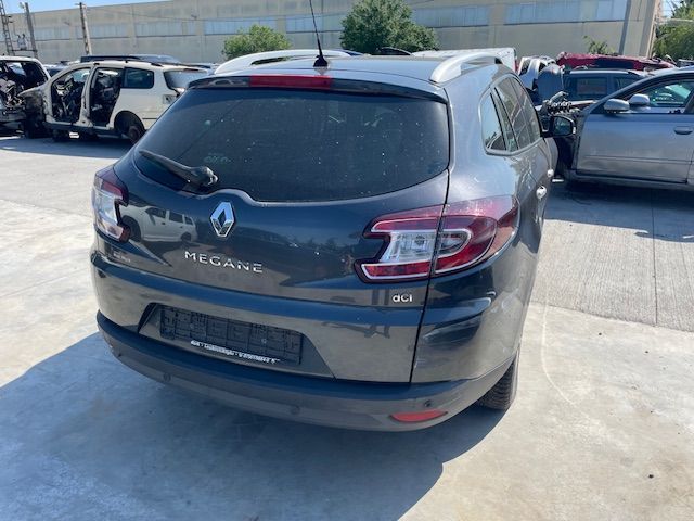 Dezmembrez Renault Megane 3 An 2012 1.9 DCI