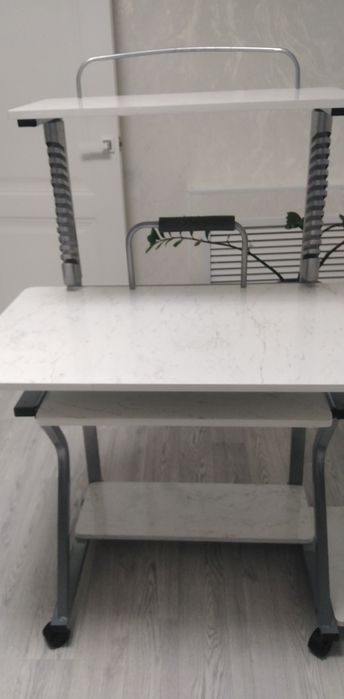 Письменный стол для учебы