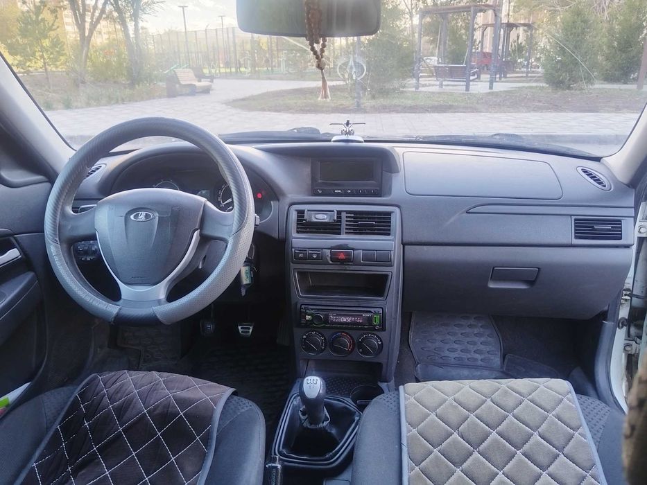 Продам Приору 2013 года
