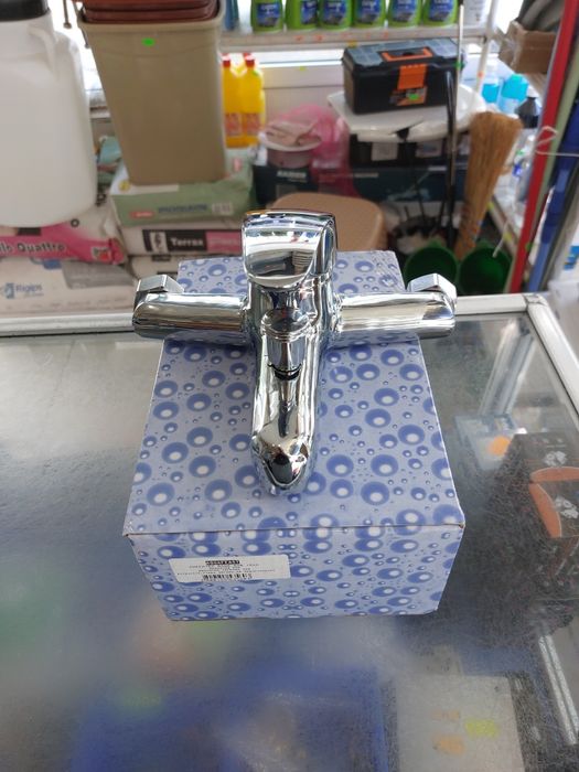 Смесител за баня 16см