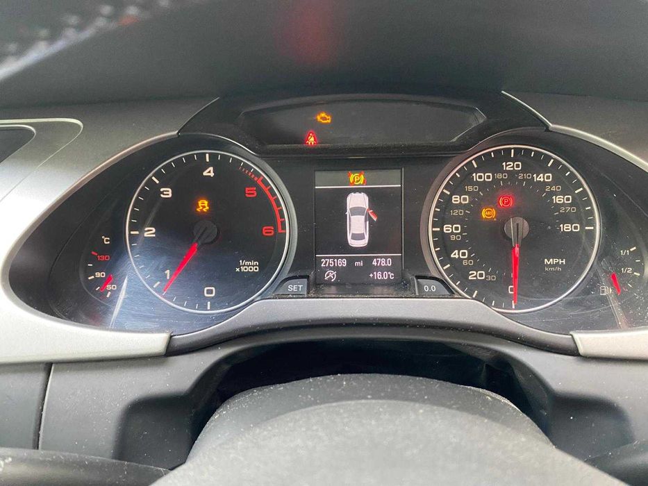 dezmembrez audi a4 b8 cod motor CAHA cod cutie LLQ cod culoare LZ9Y